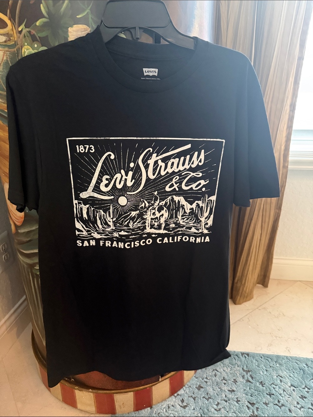 Levi’s Men’s T-shirt NWOT size M
